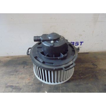 Heizungsgebläsemotor Mazda 5 CR 8940000 2.0D 1998ccm 81kW RF
