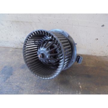 Heizungsgebläsemotor Dacia Duster 106609Z8847 1.5dCi 1461ccm 81kW K9K898
