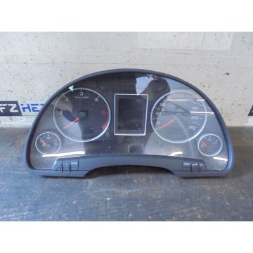 Kombiinstrument Tacho Audi A4 8E 8E0920931L 2.5TDi 2496ccm 120kW BDG