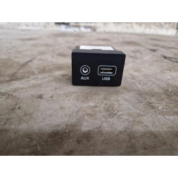 Radiobedienung Hyundai i20 II GB AUX USB 96120C7000 1.2 1248ccm 62kW G4LA