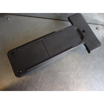 Verkleidung Abdeckung Opel Zafira B für Gurtschloss 3.Reihe 13132410 1.9CDTi 1910ccm 88kW Z19DT